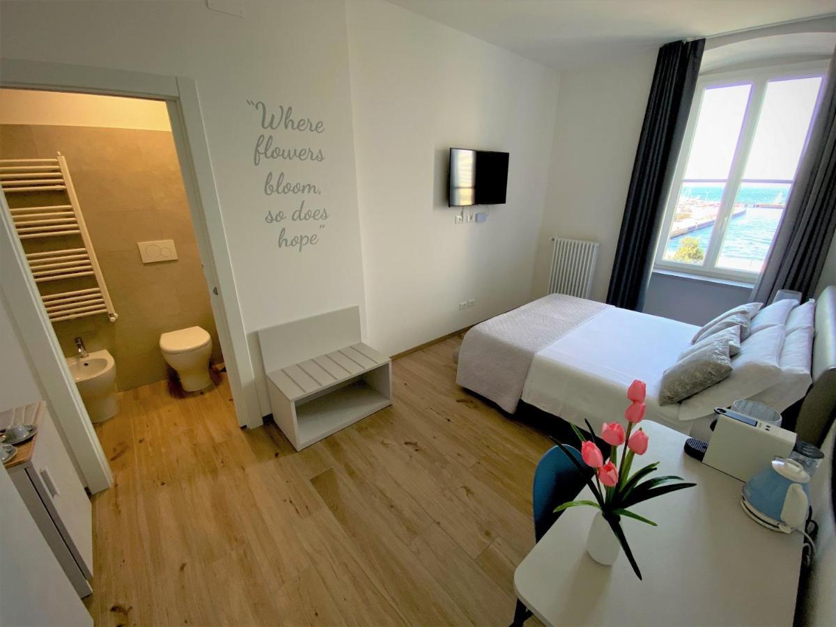 טריאסטה Five Flowers Guest House מראה חיצוני תמונה