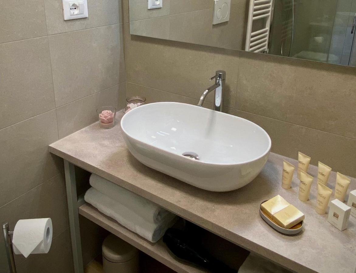 טריאסטה Five Flowers Guest House מראה חיצוני תמונה